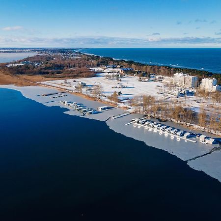 Grand Ht Houseboats - Domki Na Wodzie - Sauna, Jacuzzi, Kominek Mielno  Esterno foto
