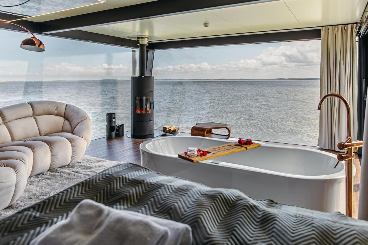 Grand Ht Houseboats - Domki Na Wodzie - Sauna, Jacuzzi, Kominek Mielno  Esterno foto