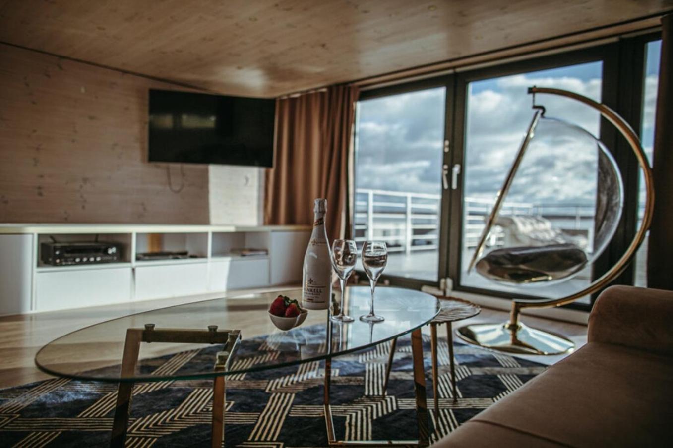 Grand Ht Houseboats - Domki Na Wodzie - Sauna, Jacuzzi, Kominek Mielno  Esterno foto